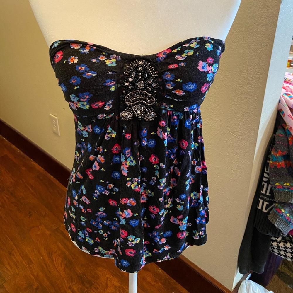 Strapless top